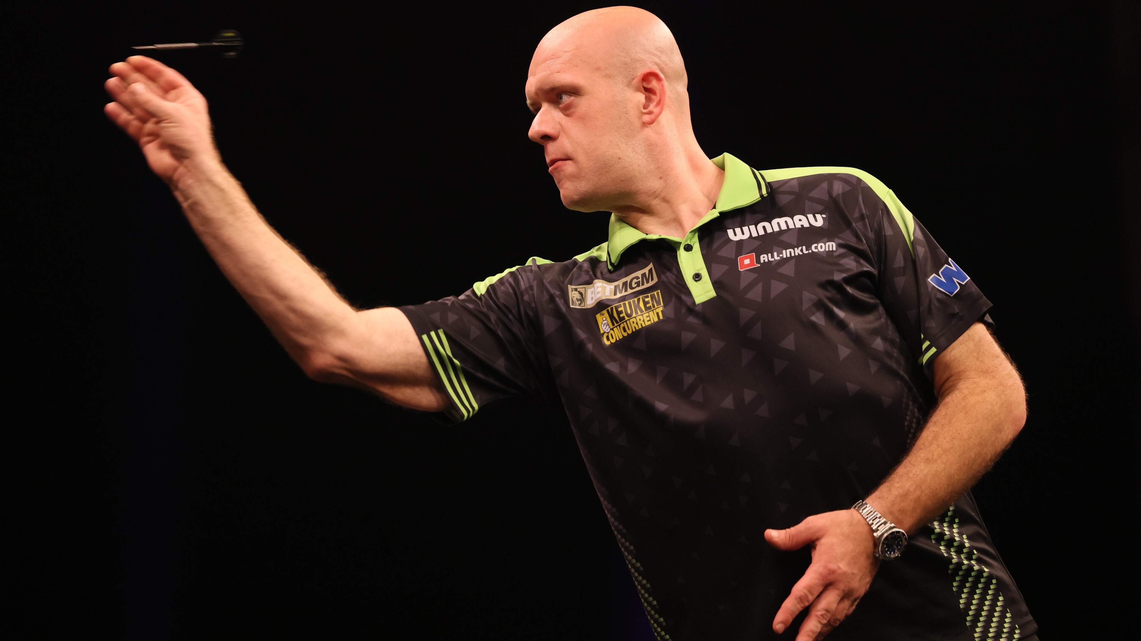 Uitzinnige Michael van Gerwen wint thriller van Luke Humphri