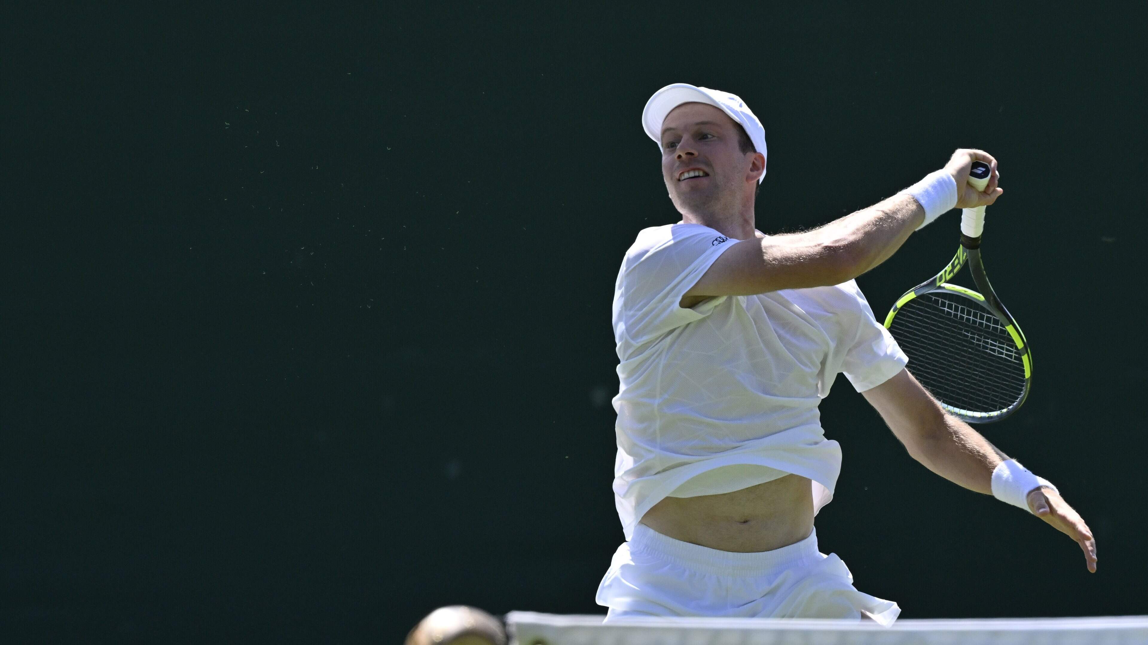 LIVE Wimbledon 2026 | Nederlanders onderuit, Jannik Sinner met de nodige moeite naar derde ronde