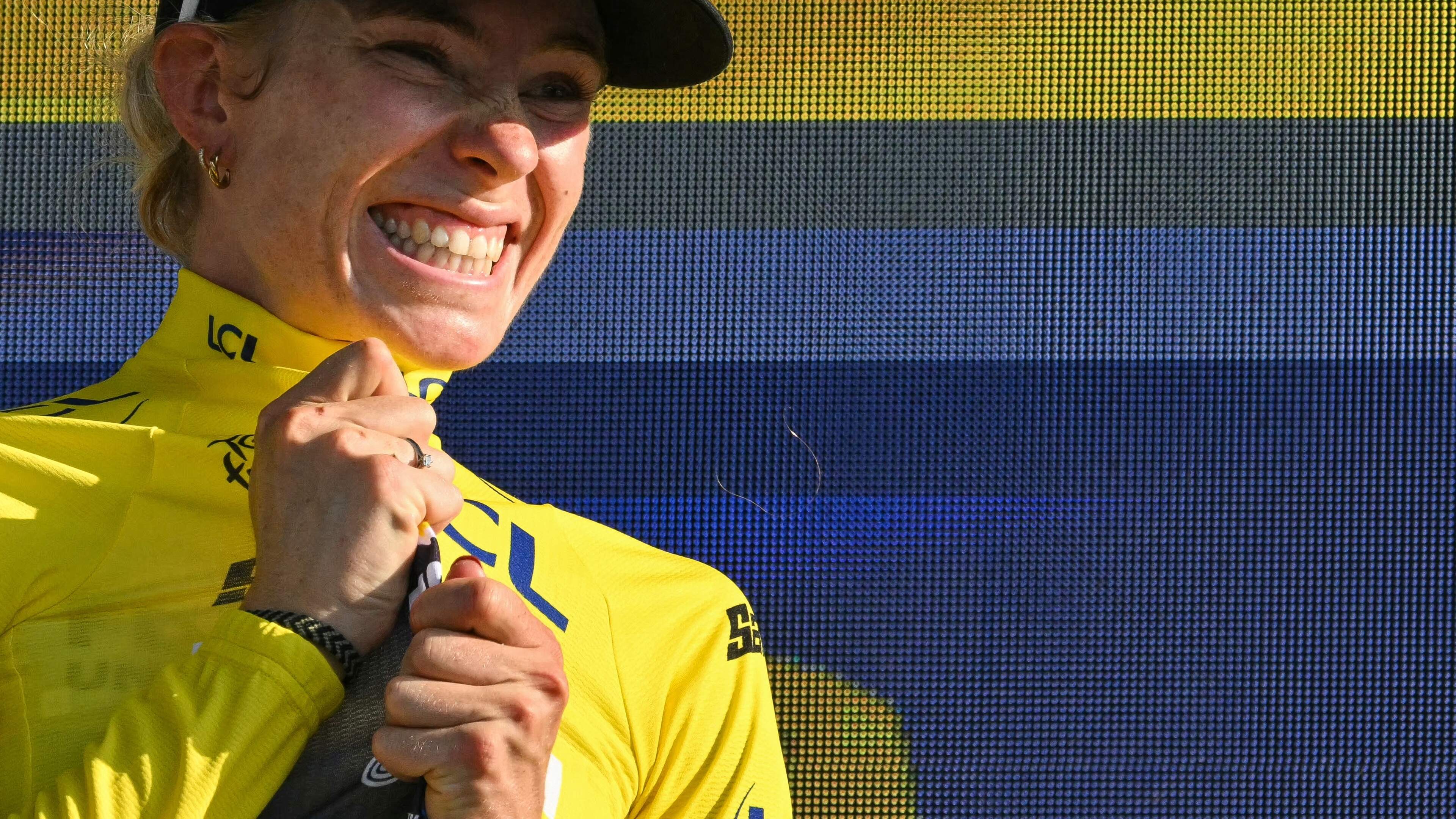 LIVE Tour de France Femmes | Bloedstollende ontknoping tussen Demi Vollering en Kasia Niewiadoma, valpartij voor nummer 3 van het klassement