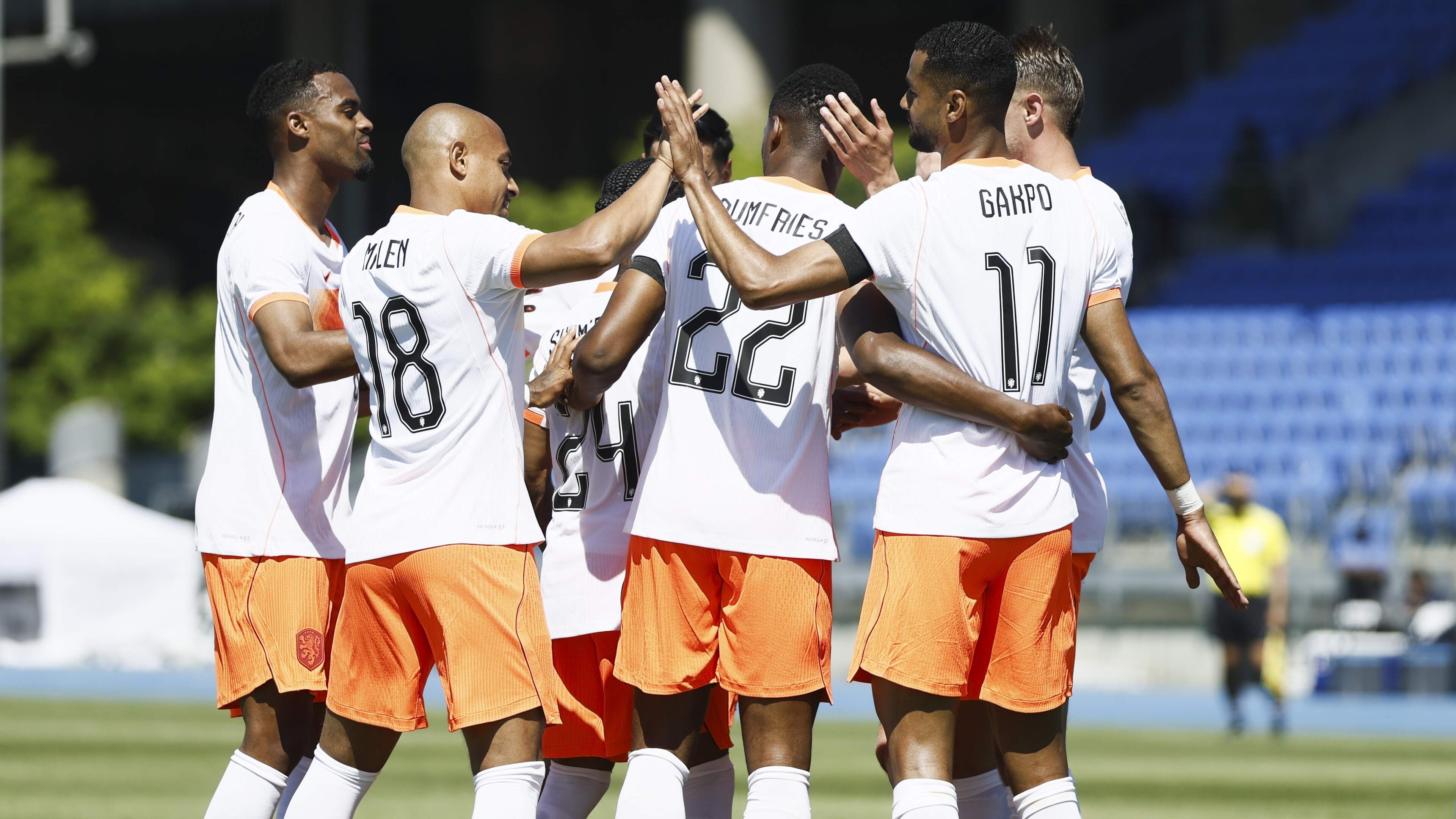 Nederlands elftal op dag met tegenslagen op het nippertje la
