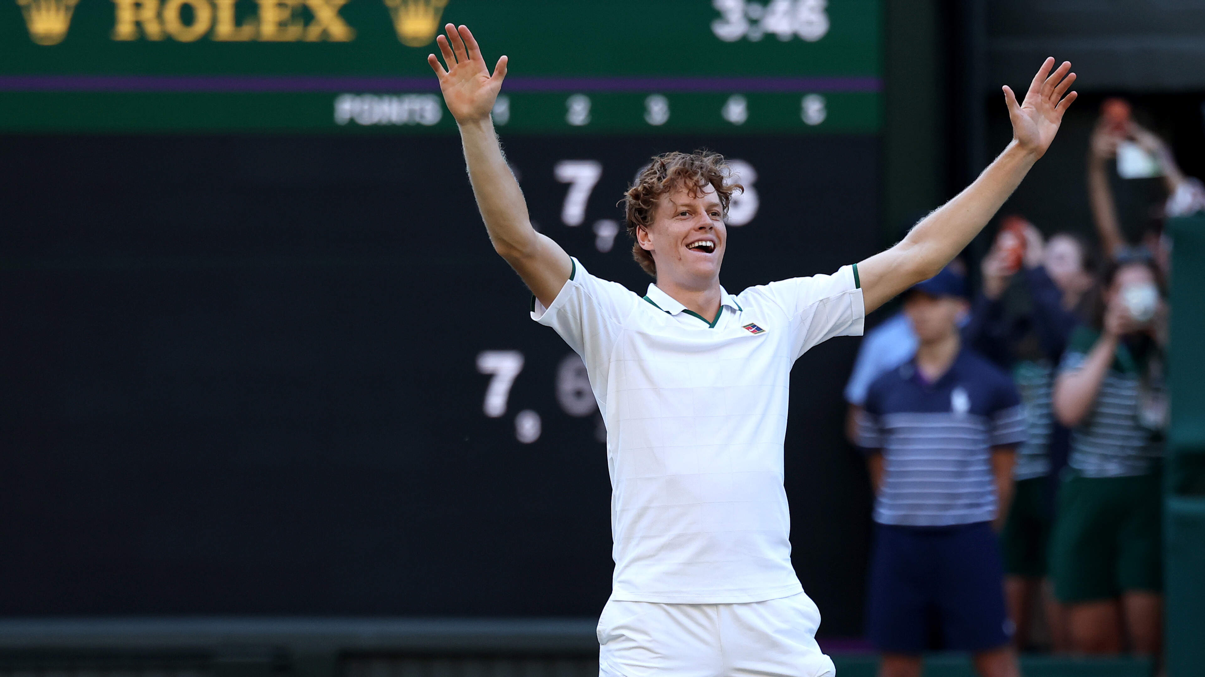 Briljante Jannik Sinner (24) klopt ijzersterke Alexander Zverev en prolongeert titel op Wimbledon