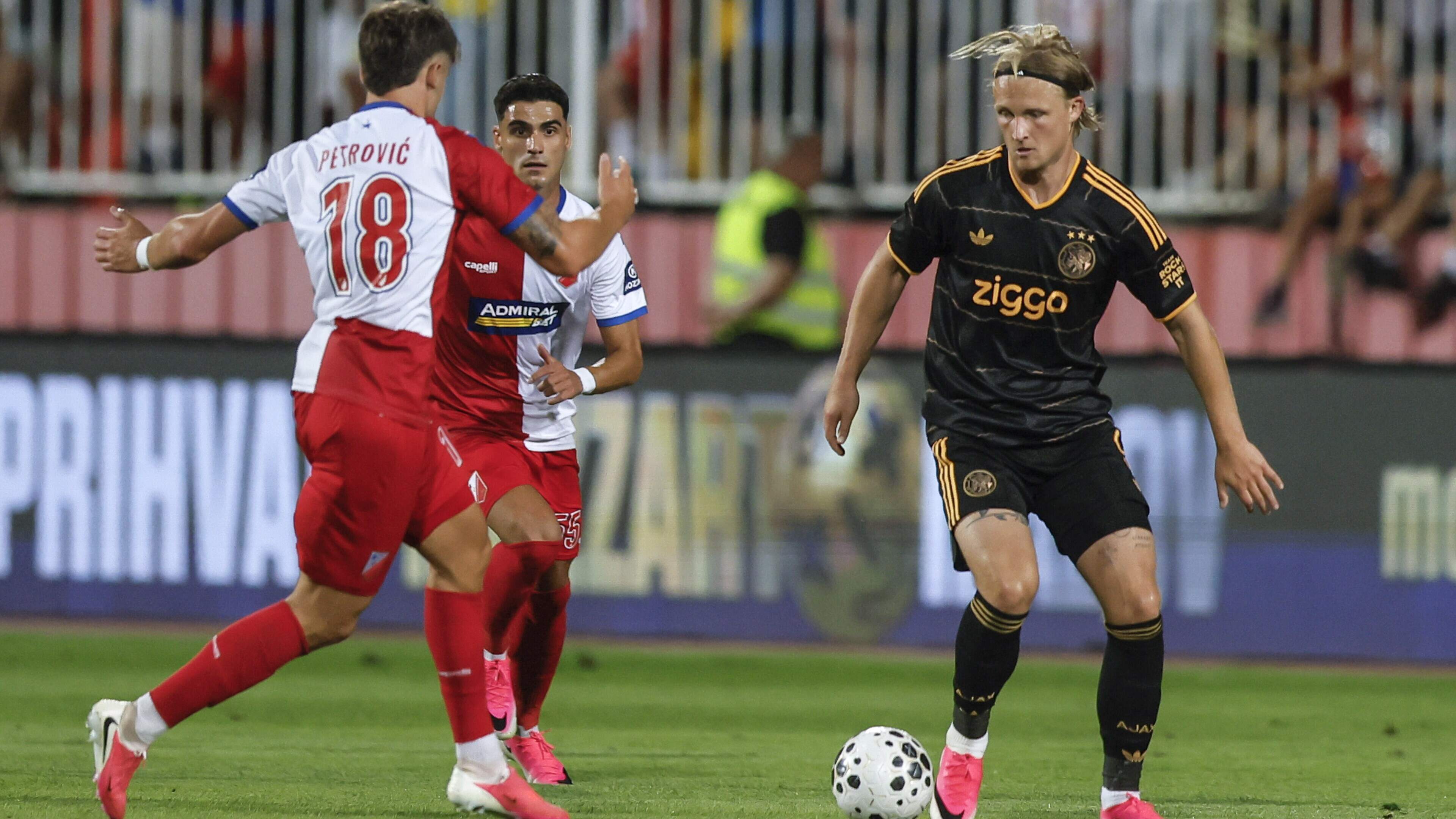 Ajax nog zonder Josip Šutalo en Ko Itakura in return tegen Vojvodina
