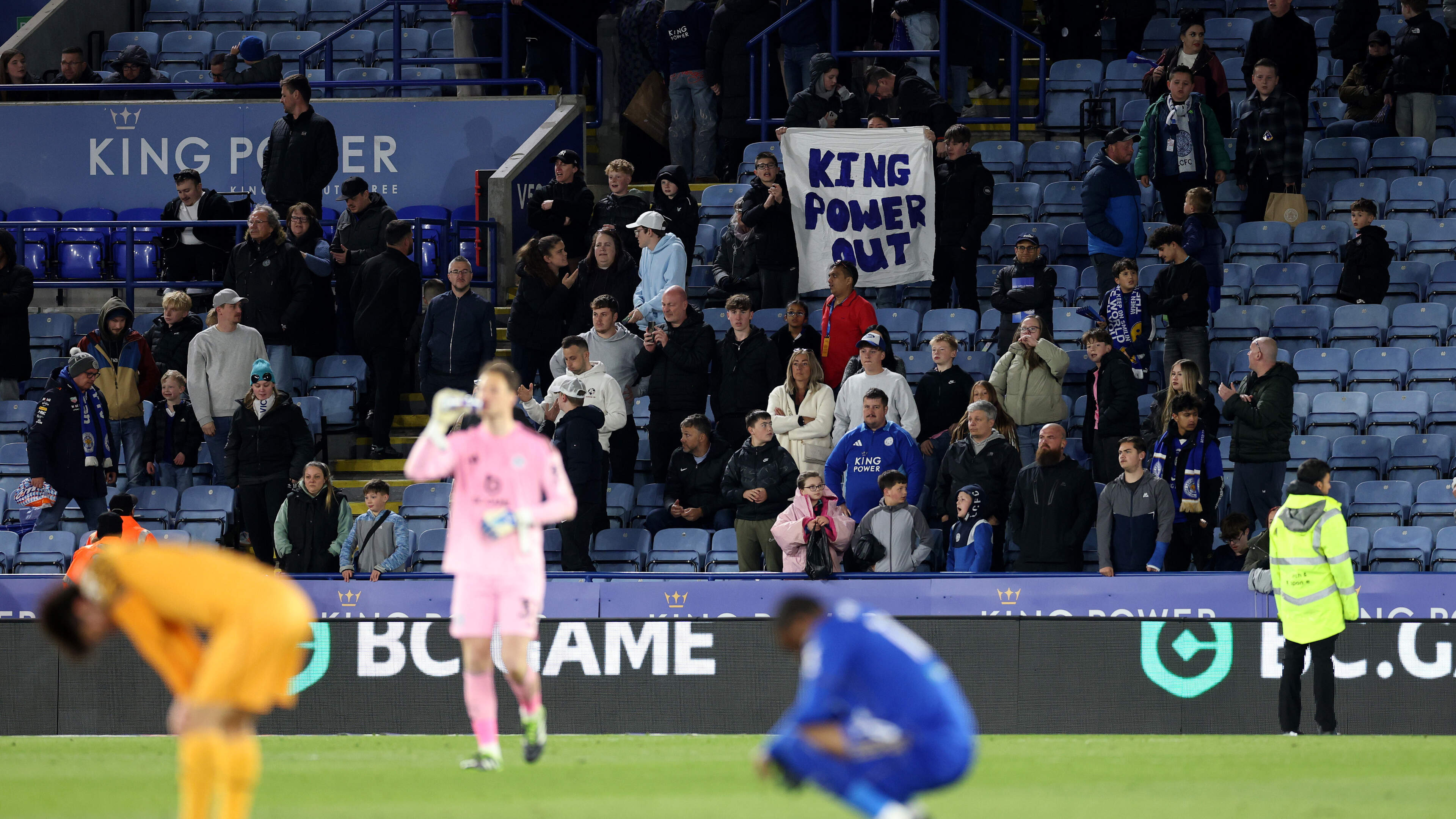 Tien jaar na sprookjestitel degradeert Leicester City naar derde niveau in Engeland