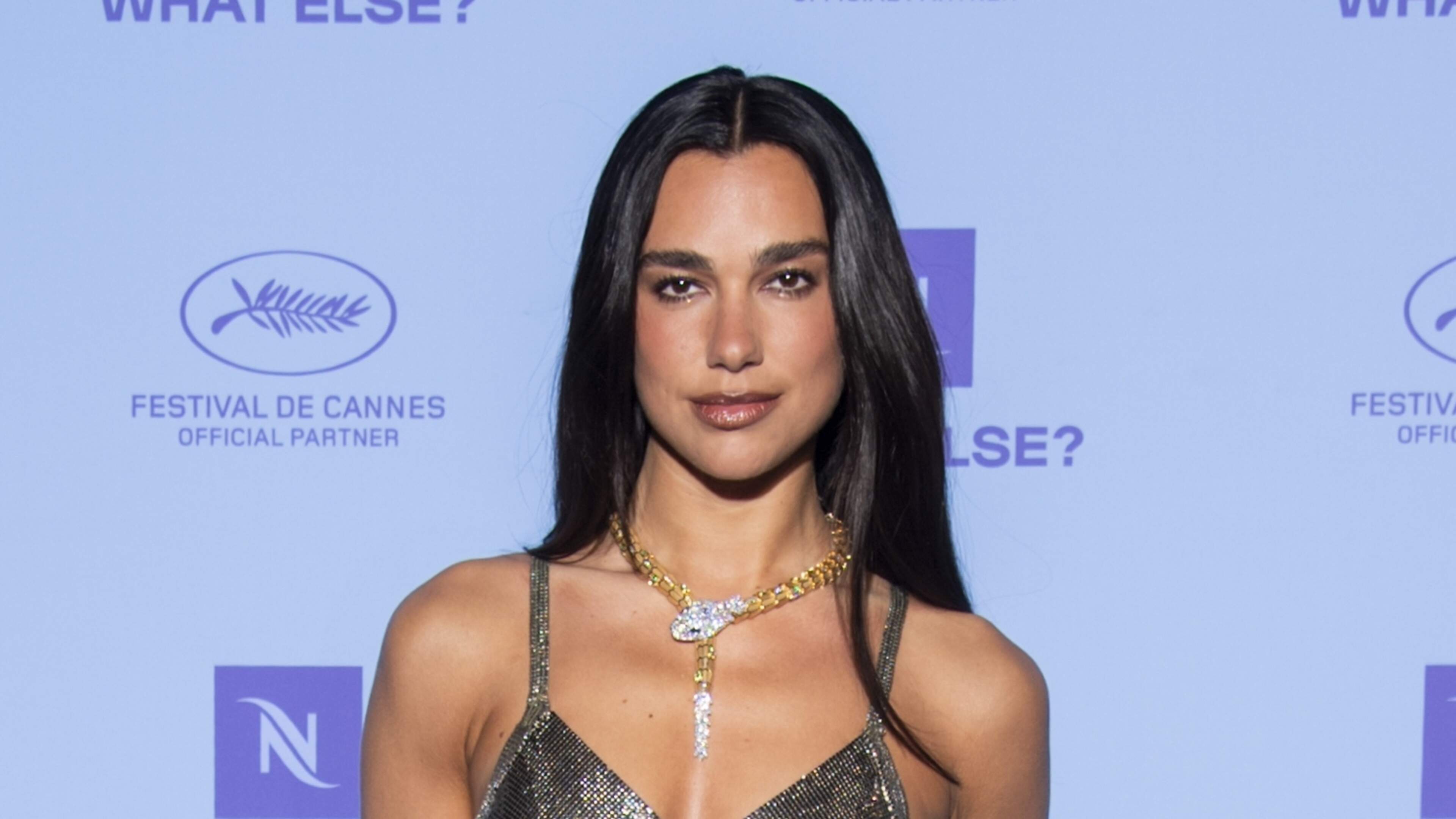 Dua Lipa koopt huis en appartement met prijskaartje van elk ruim één miljoen euro