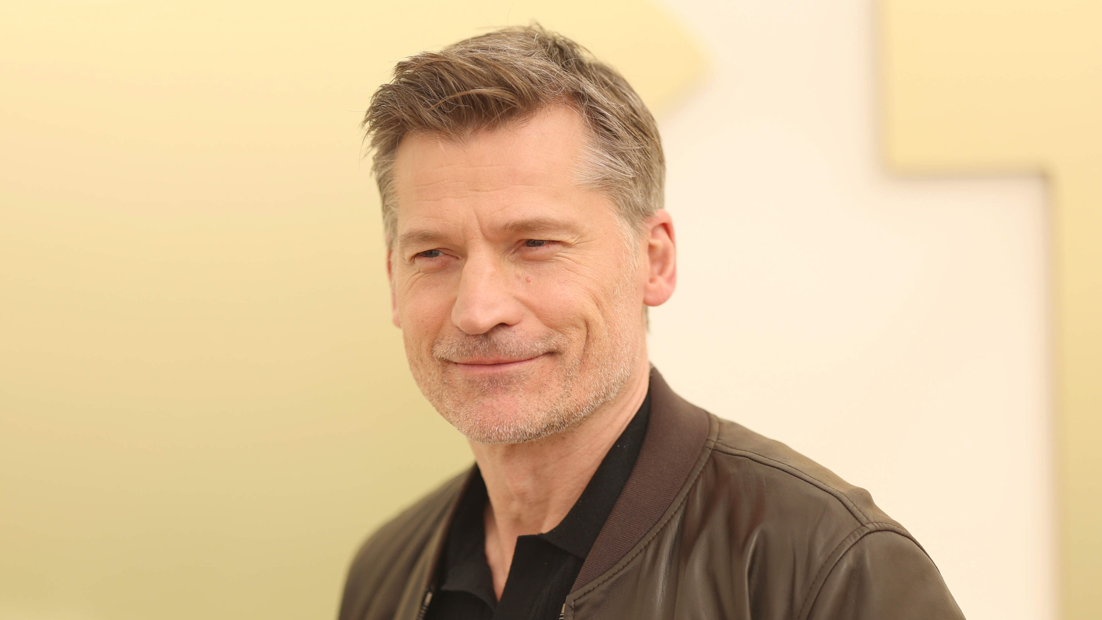 ’Game of thrones’-acteur Nikolaj Coster-Waldau moet schuilen in metrostation Kiev tijdens Russische dreiging