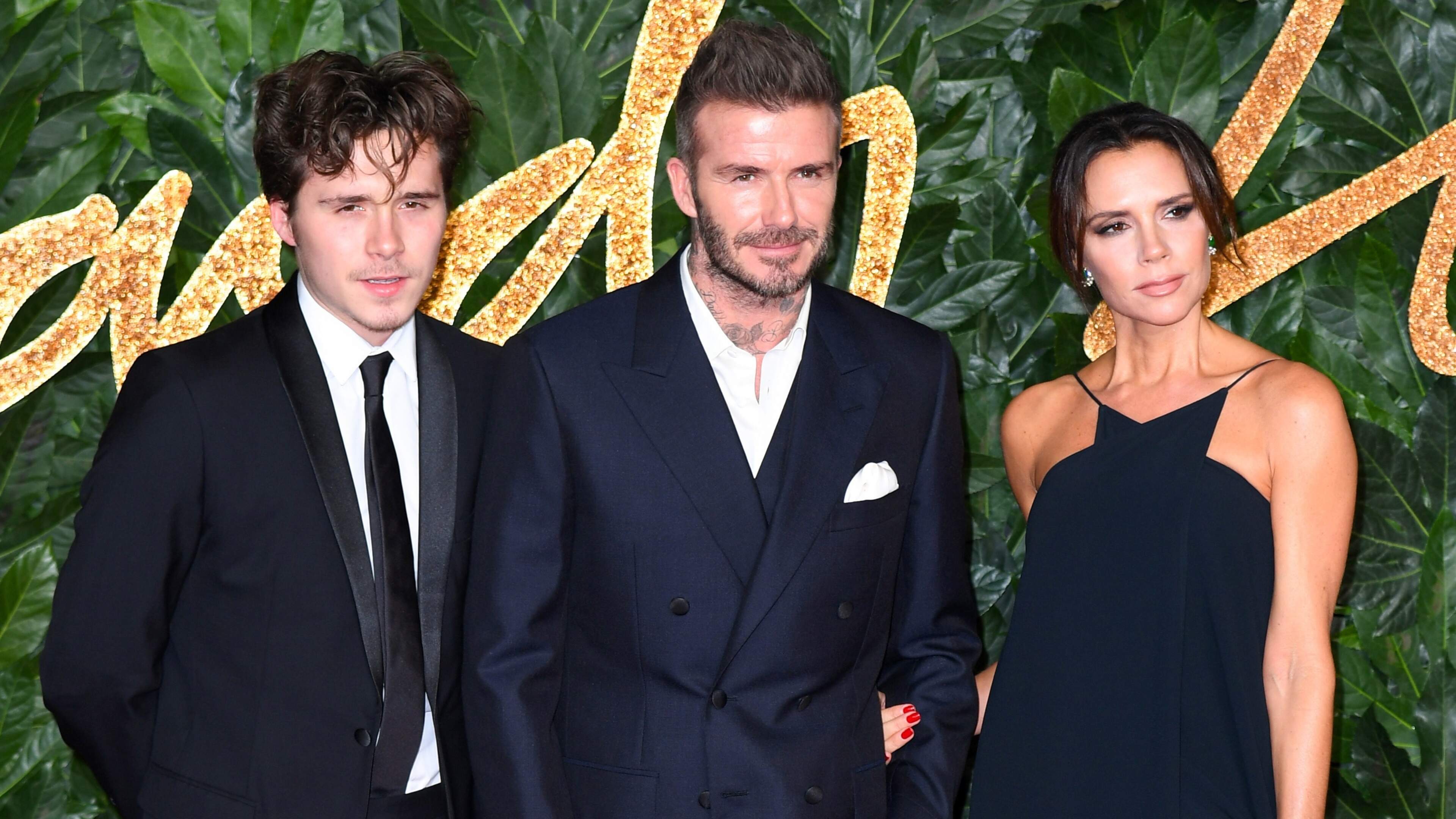 Victoria Beckham doorbreekt stilte over contactbreuk met zoon Brooklyn (27): ’Altijd geprobeerd onze kinderen te beschermen’