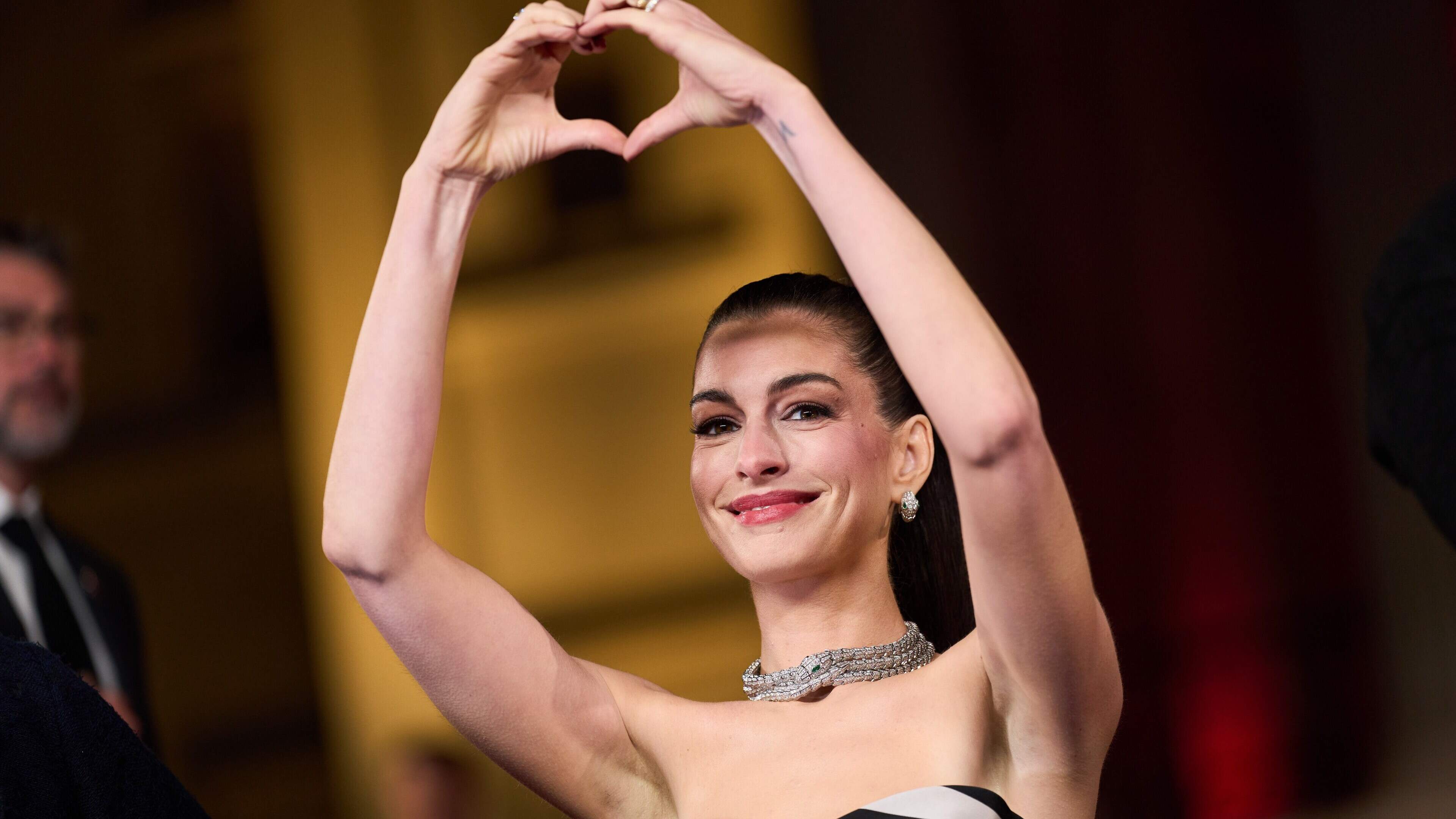 Anne Hathaway reageert op diva-geruchten: ’Ik moest mezelf beschermen’