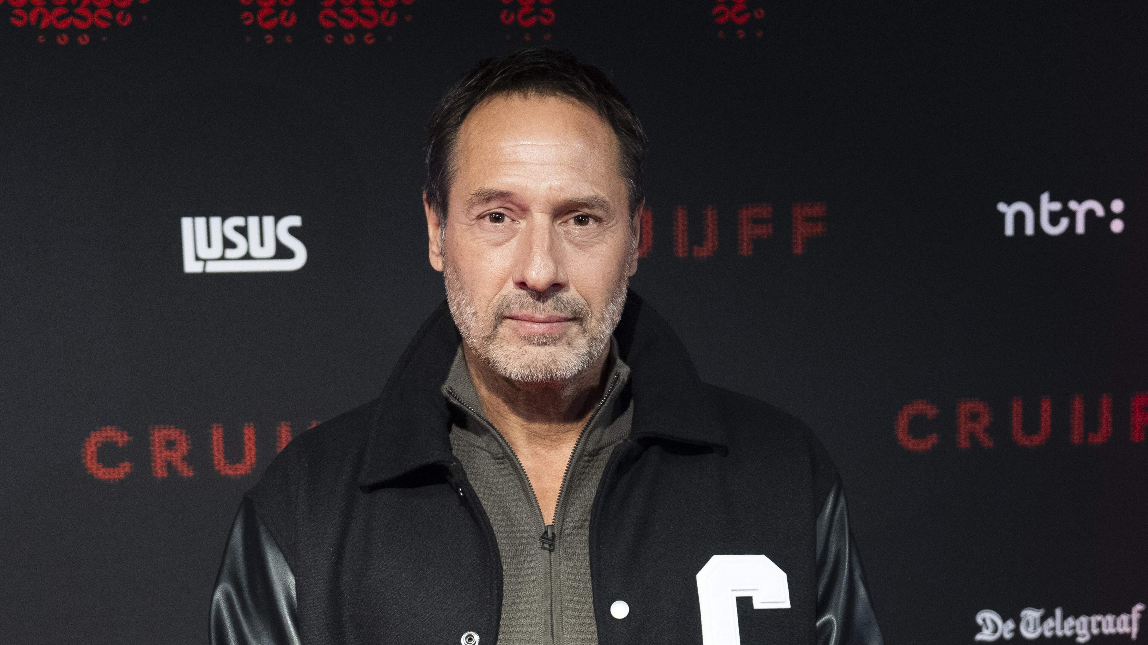 Voormalig Ajax-trainer John van ’t Schip zet zijn villa te koop
