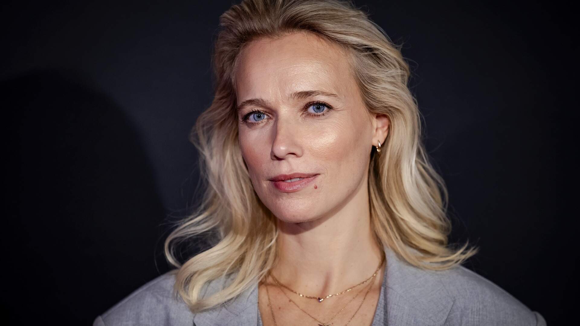 Jennifer Hoffman zwanger op haar 45e: arts reageert hard | De Telegraaf
